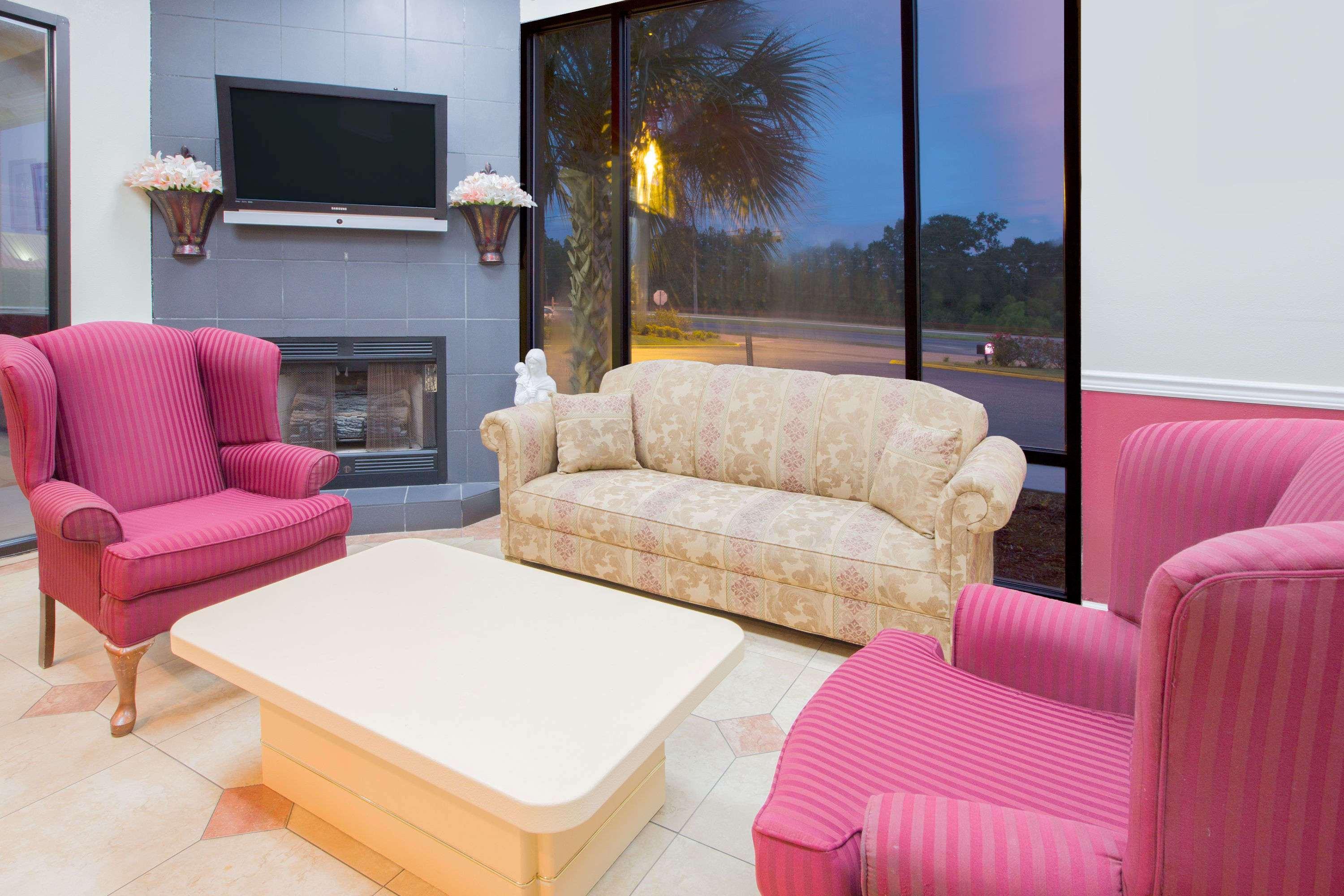 Howard Johnson By Wyndham Dothan Exterior photo