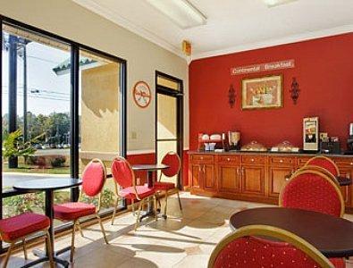 Howard Johnson By Wyndham Dothan Exterior photo